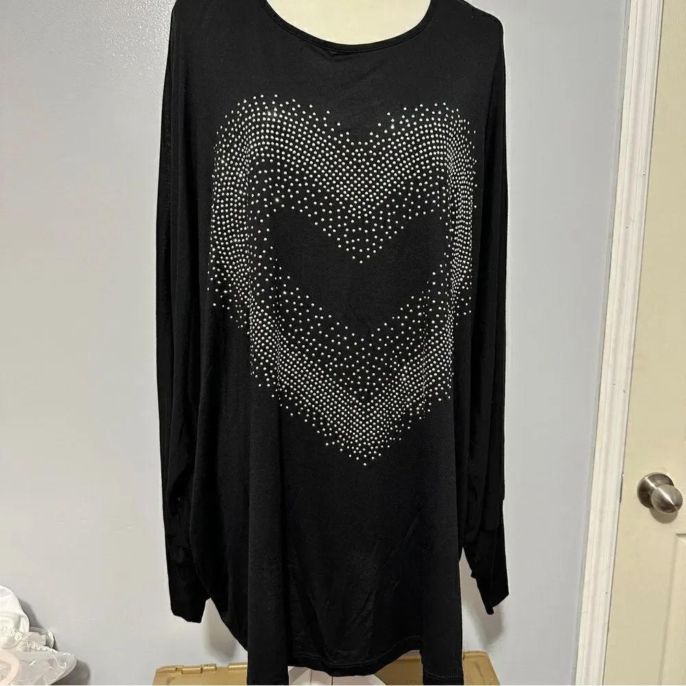 Venus black 3/4 sleeved top with a sequined heart size 2X